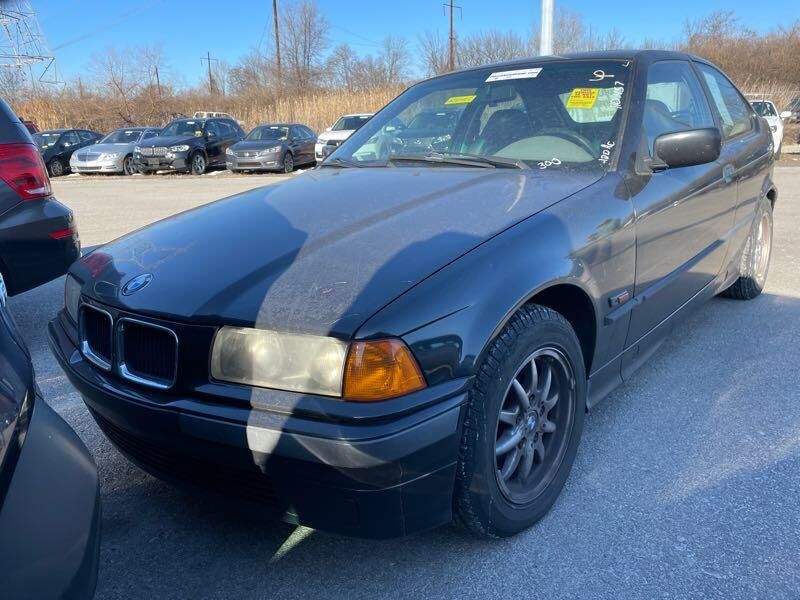 BMW 318ti