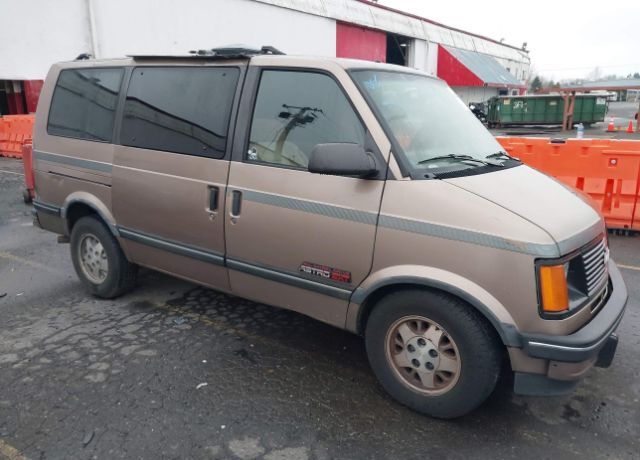 Chevrolet Astro Van