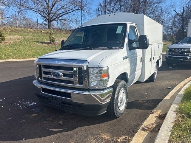 2025 FORD E-350