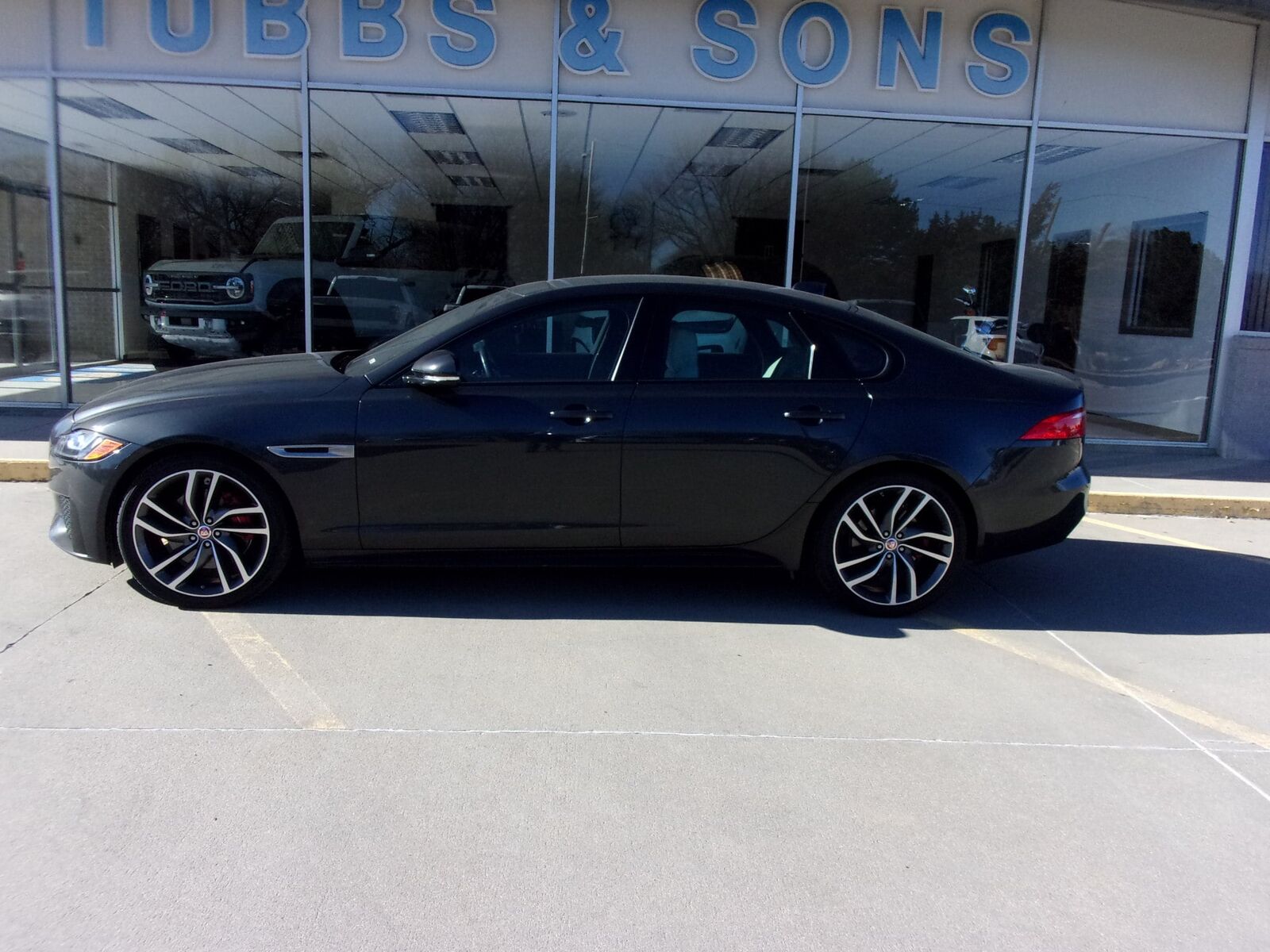 Jaguar XF