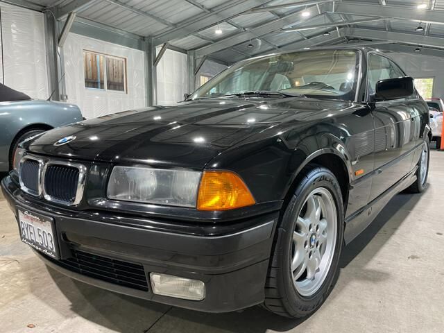 BMW 328iS