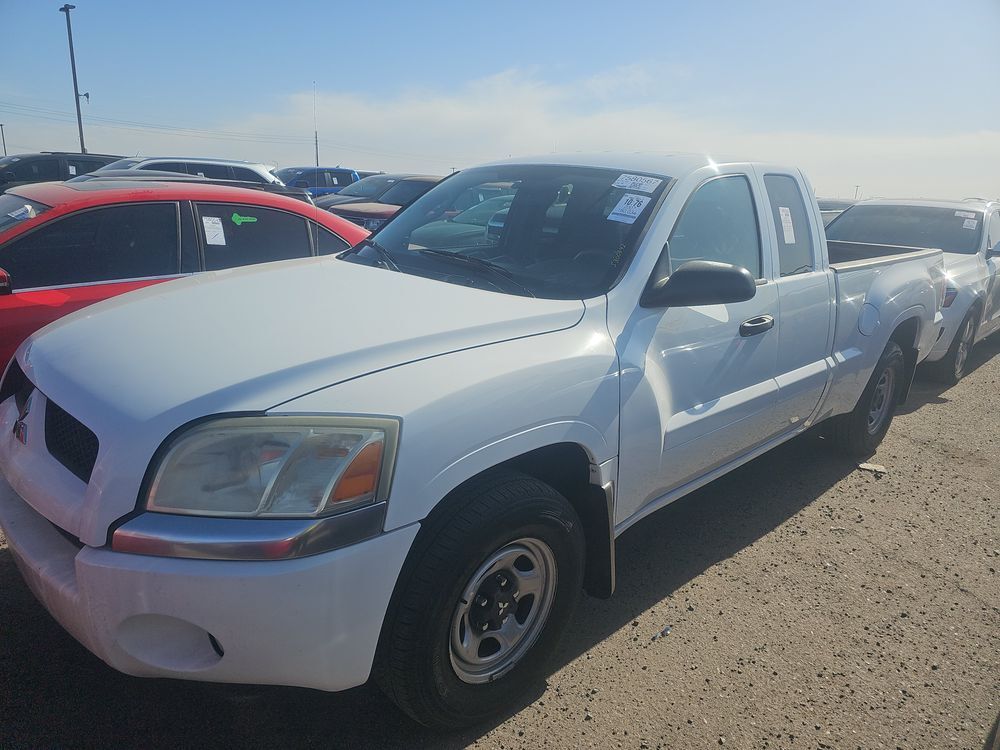Mitsubishi Raider