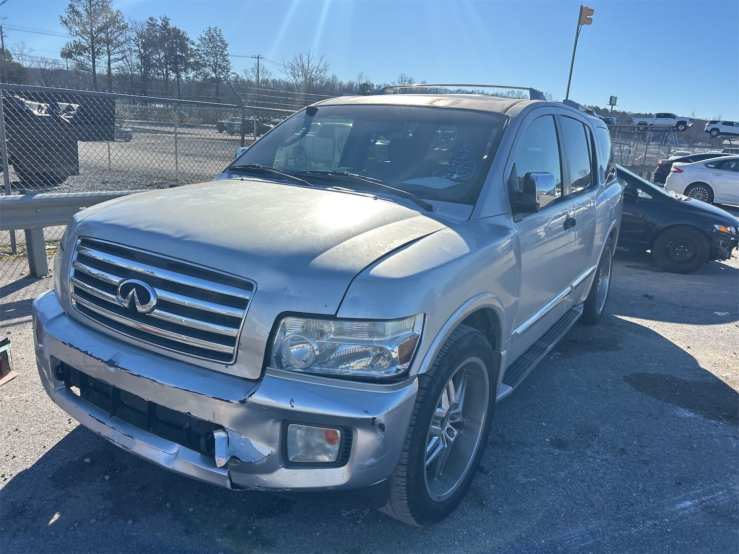 Infiniti QX56
