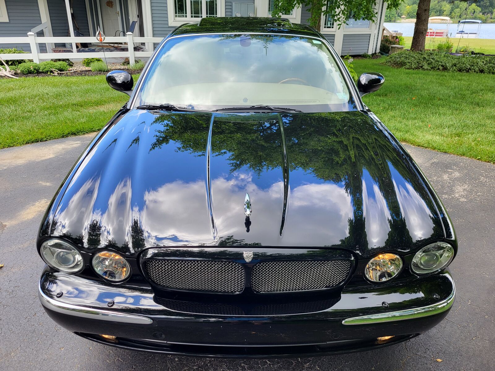 Jaguar XJR