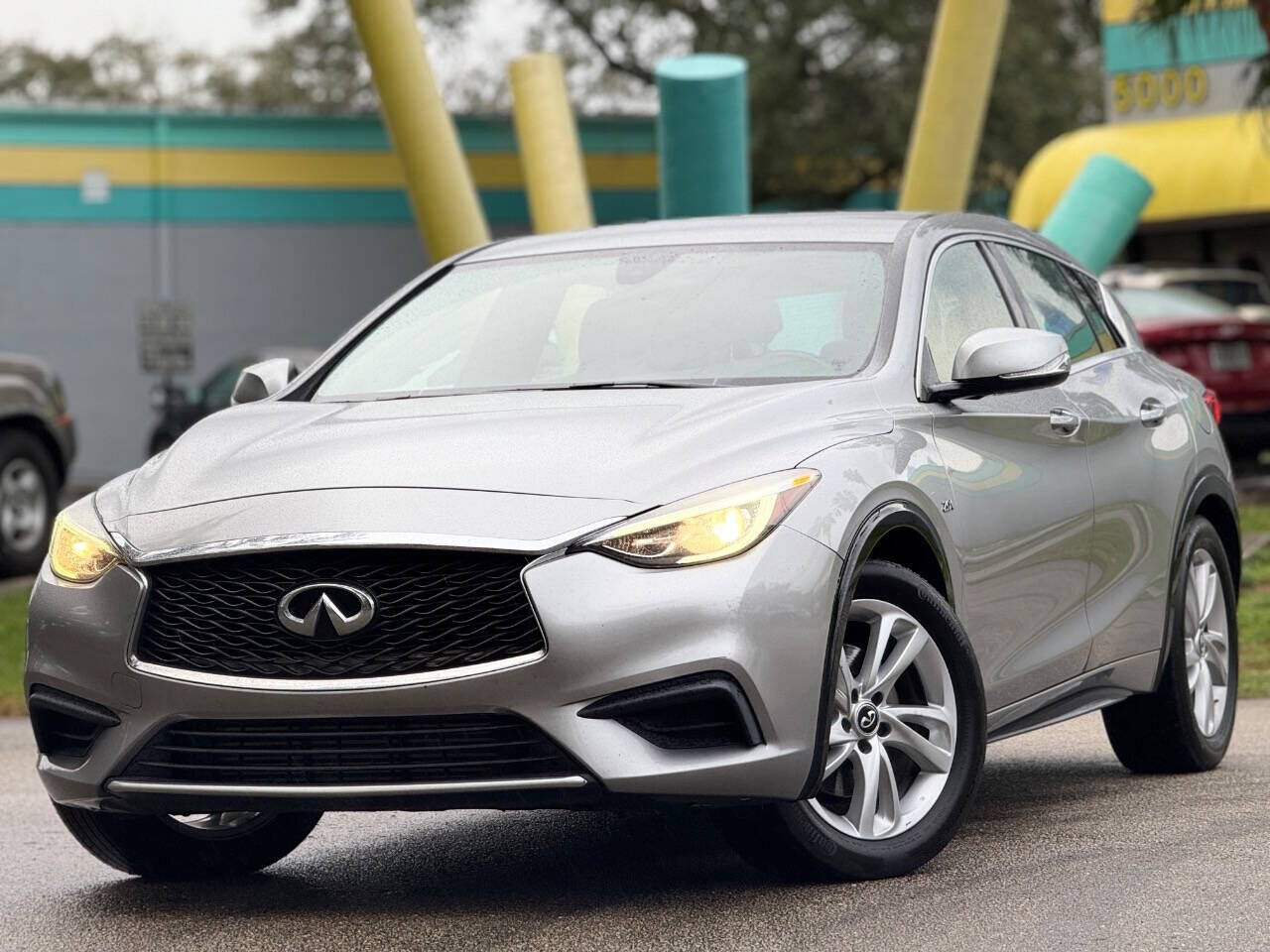 Infiniti QX30