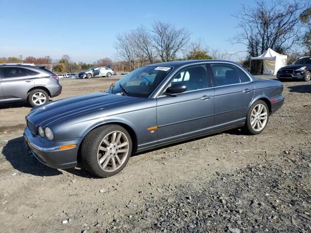 Jaguar XJR
