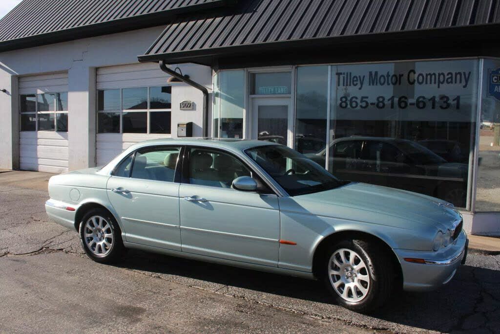 Jaguar XJ