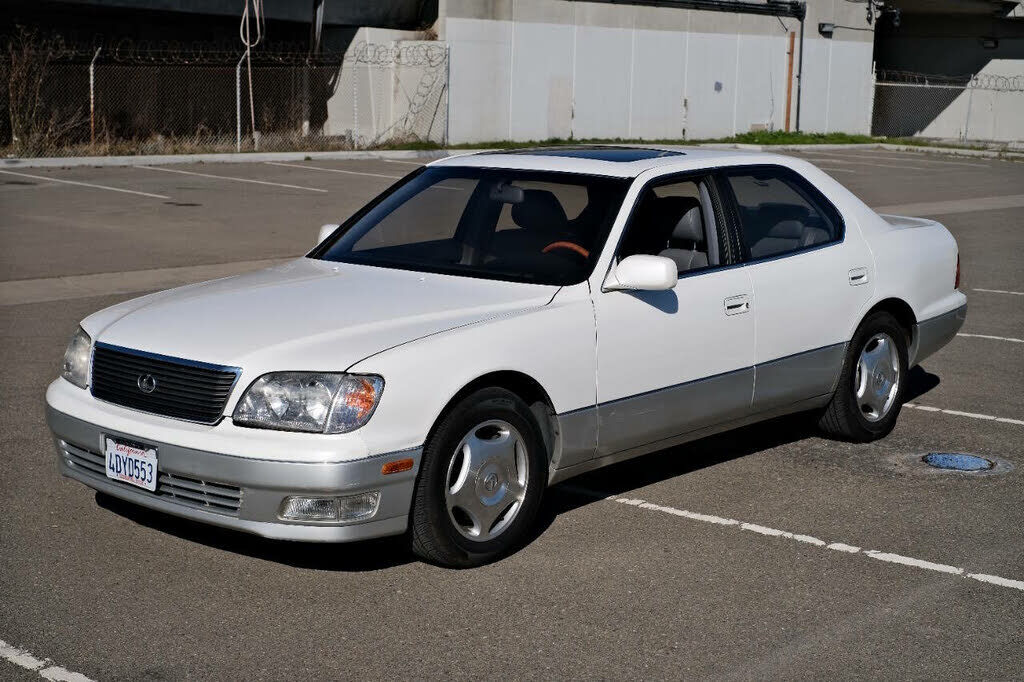 Lexus LS