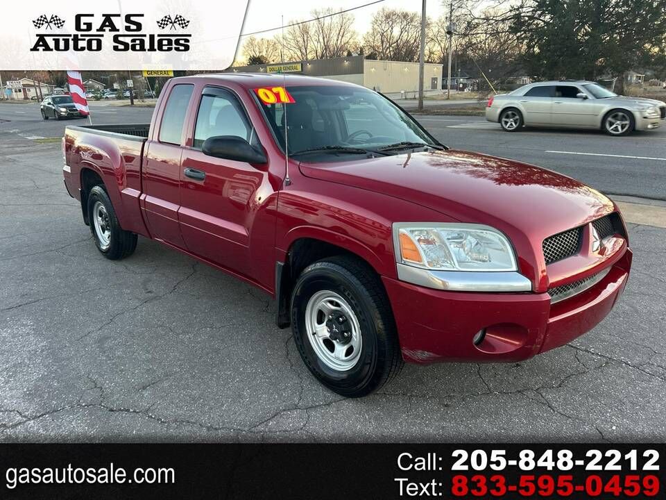 Mitsubishi Raider