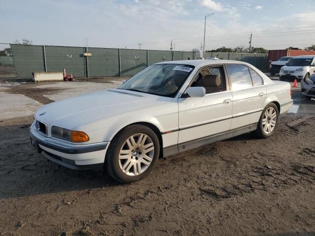 BMW 740i