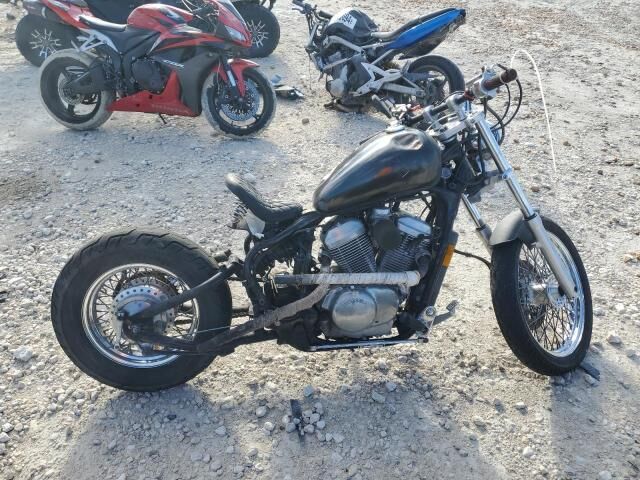 Honda VT600C (SHADOW VLX)