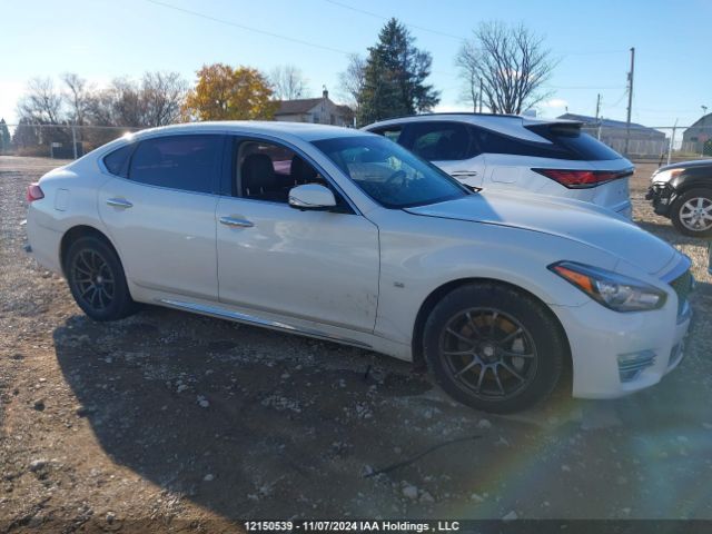 Infiniti Q70L