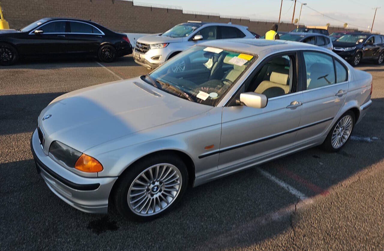 BMW 330i