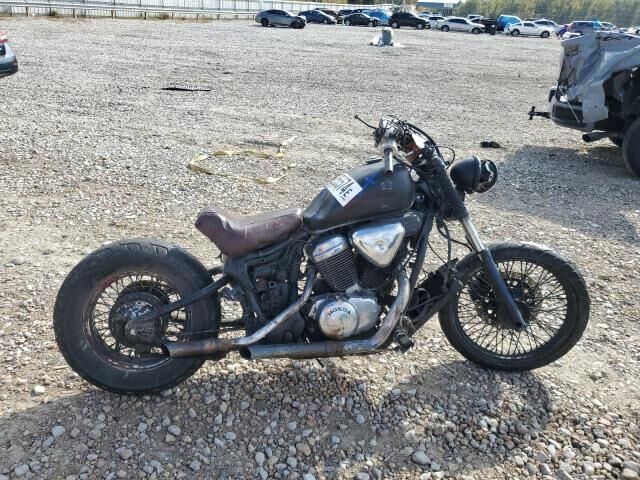 Honda VT600CD (SHADOW VLX DELUXE)