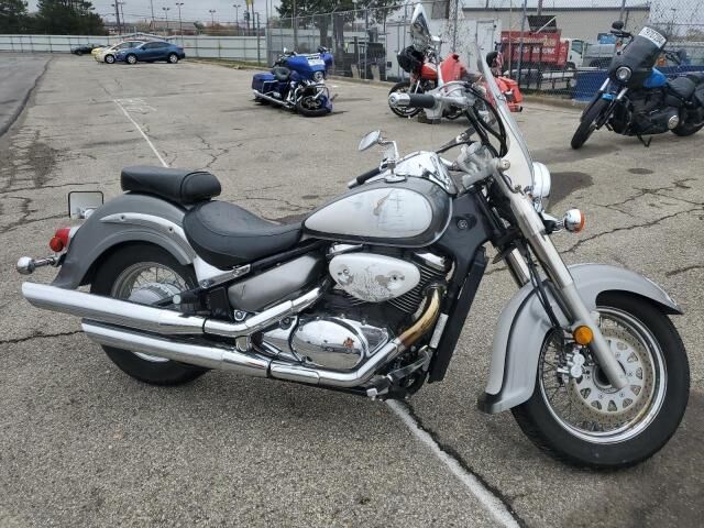 Suzuki VL800K