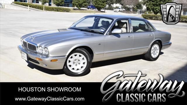 Jaguar XJ8