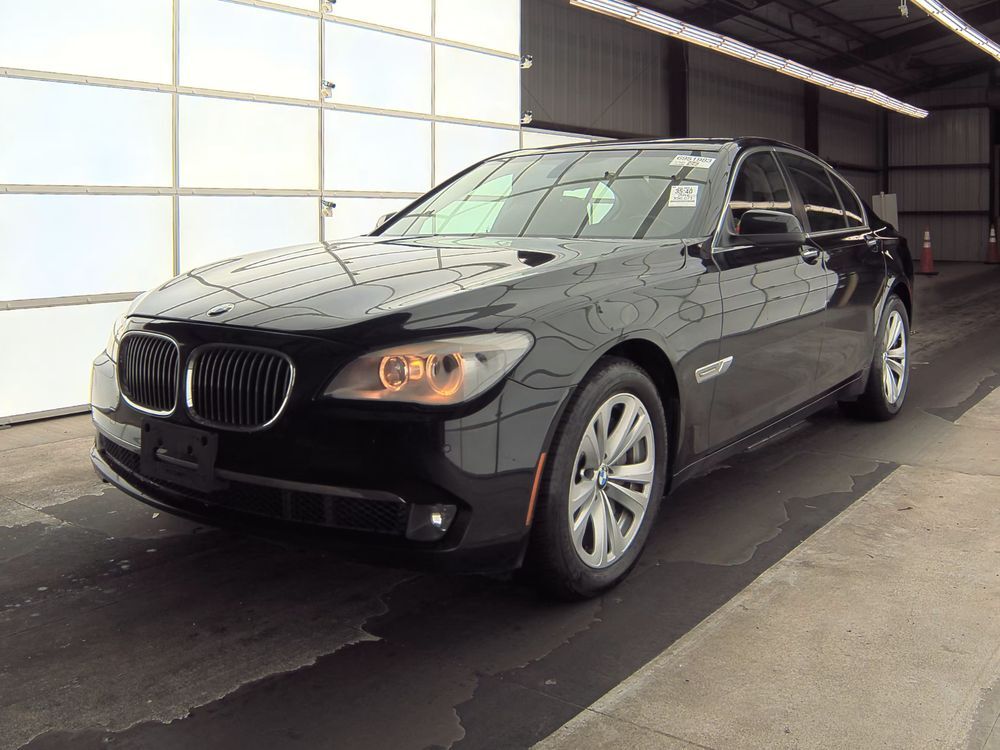 BMW 740i