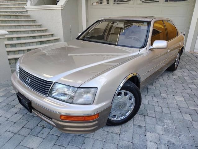 Lexus LS