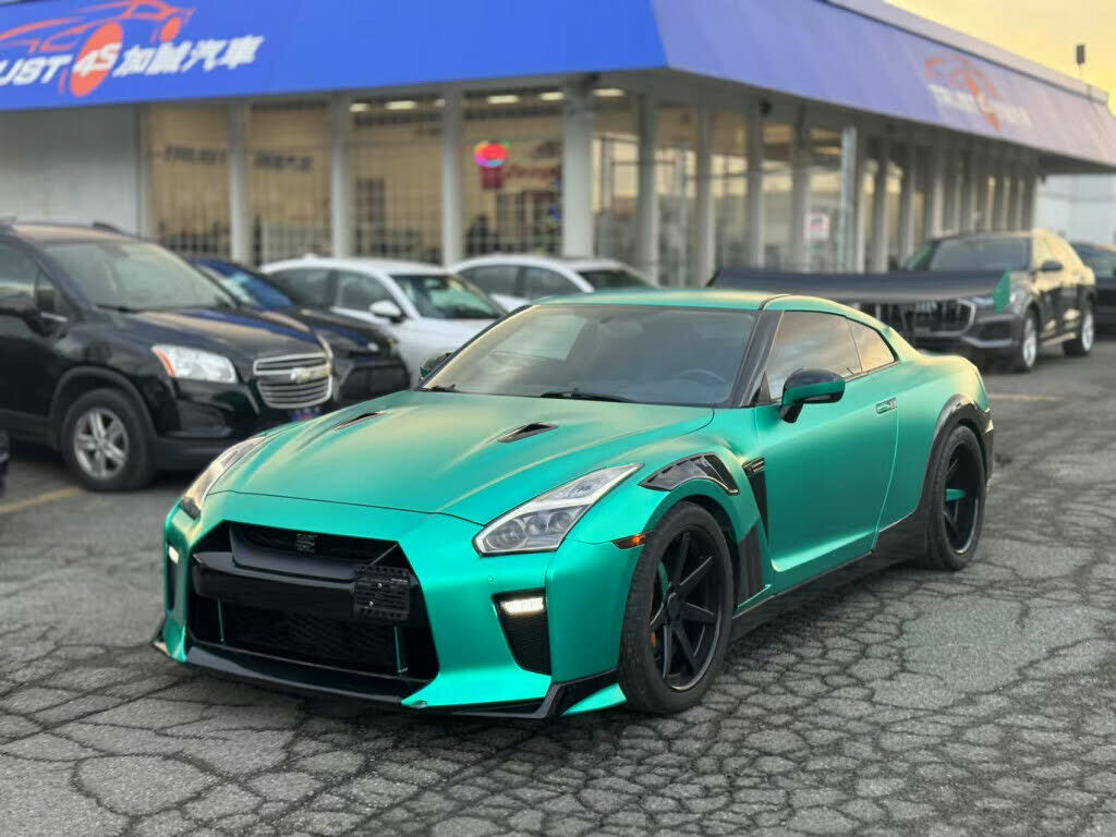 Nissan GT-R