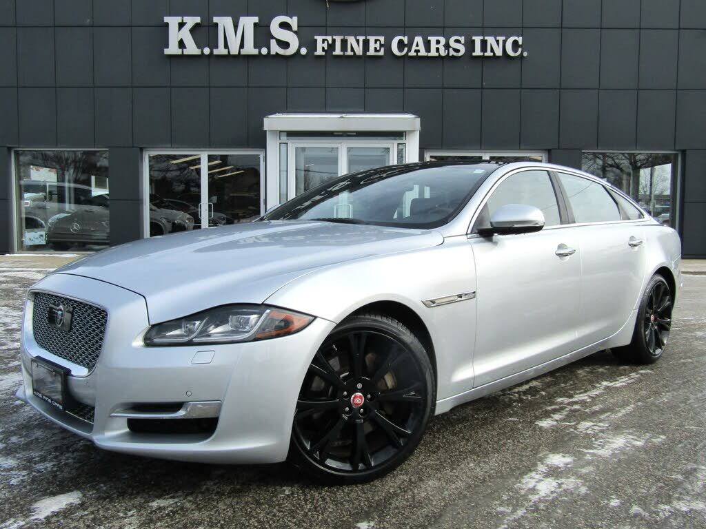 Jaguar XJ