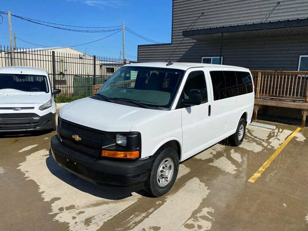 2017 CHEVROLET Express