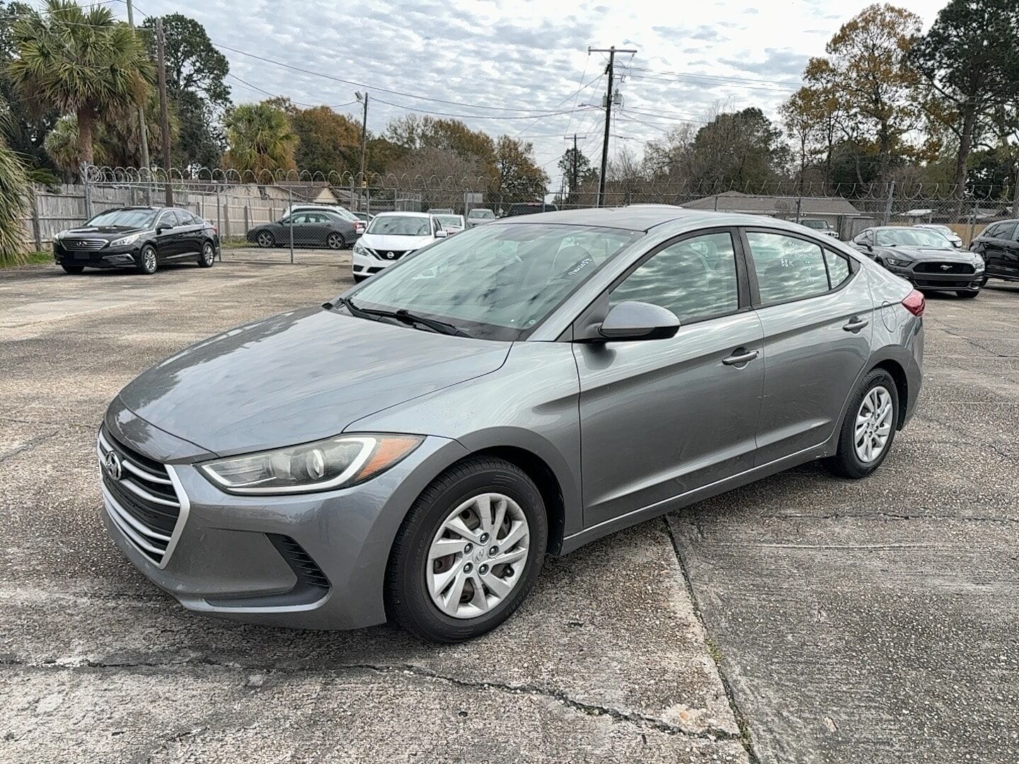2017 HYUNDAI Elantra