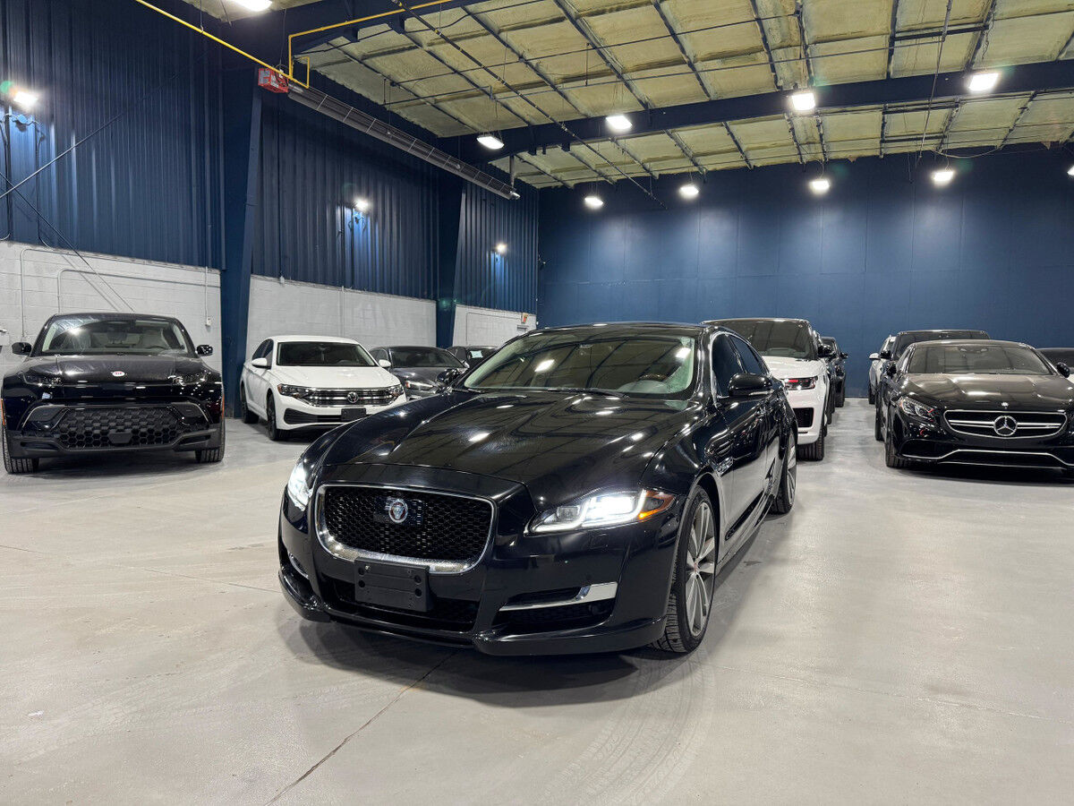 Jaguar XJ