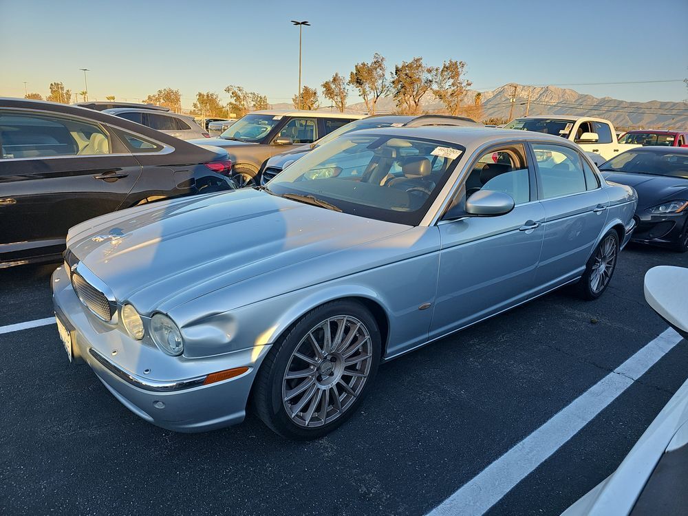 Jaguar XJ