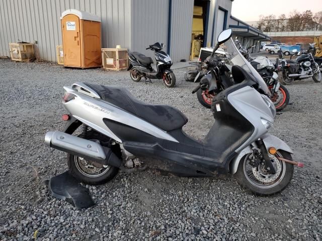 Suzuki UH200L