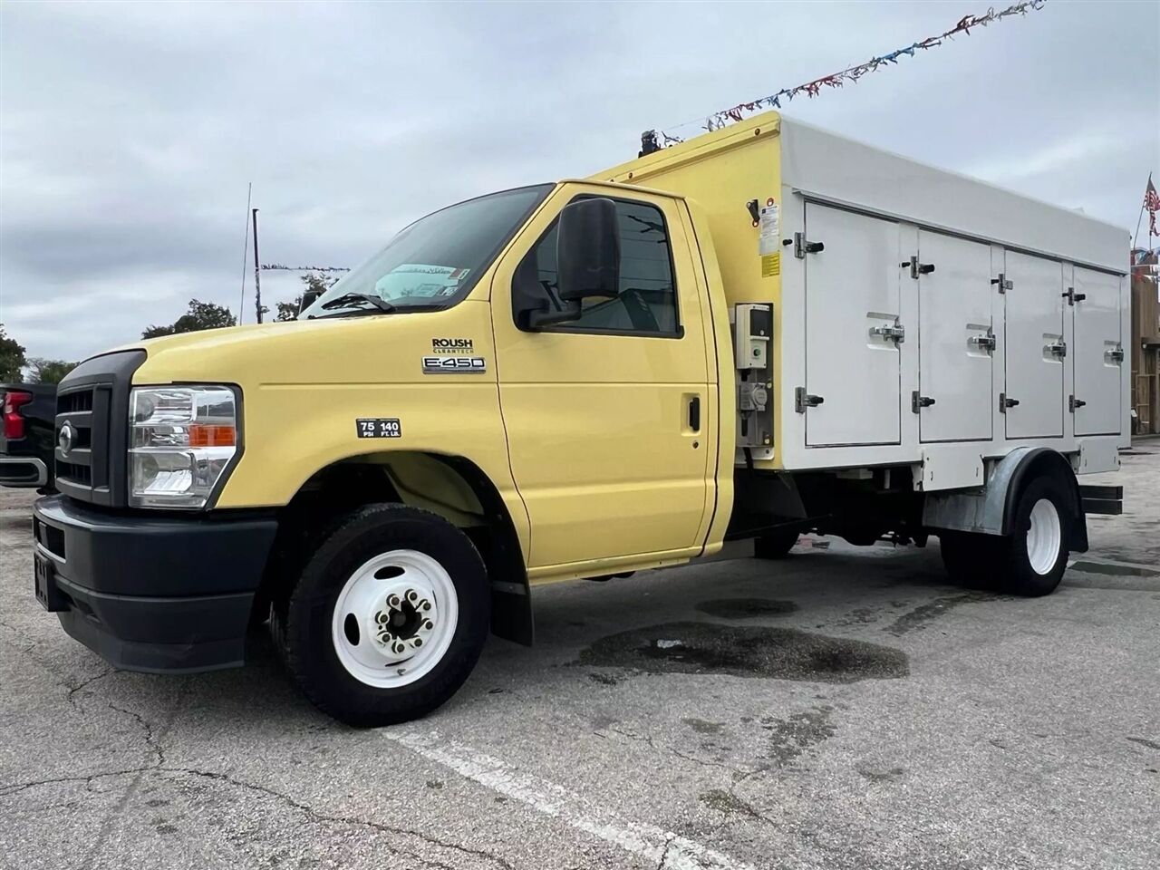 2021 FORD E-450
