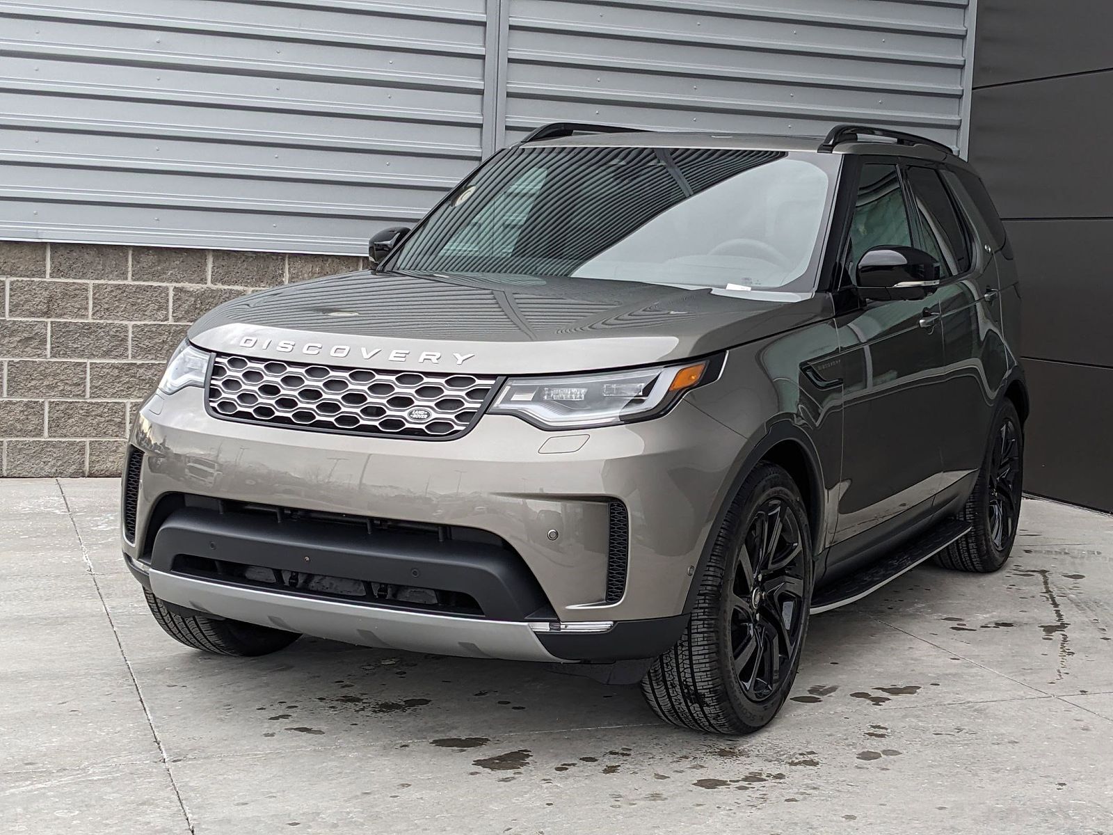 2025 LAND ROVER Discovery