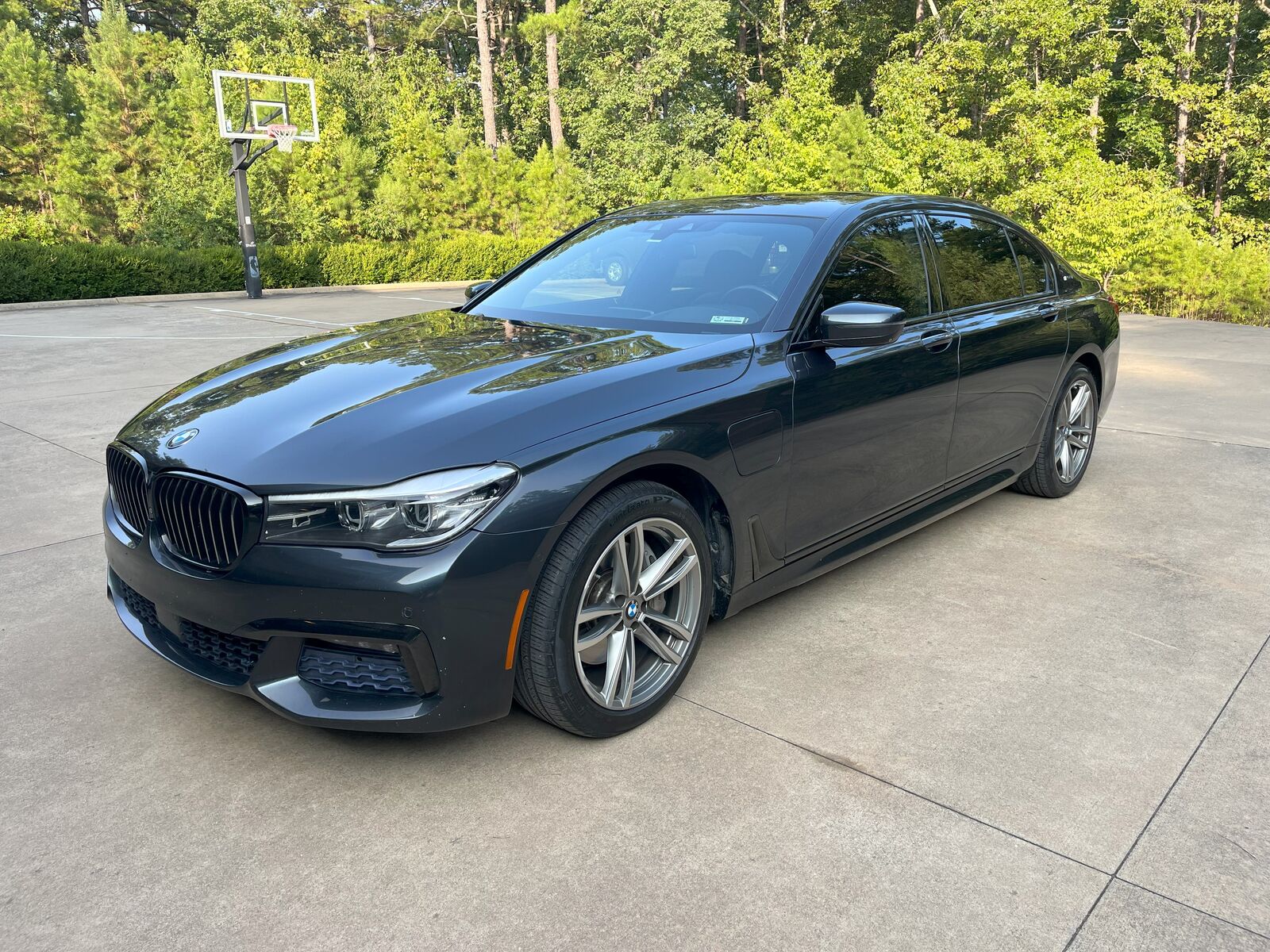 BMW 740e
