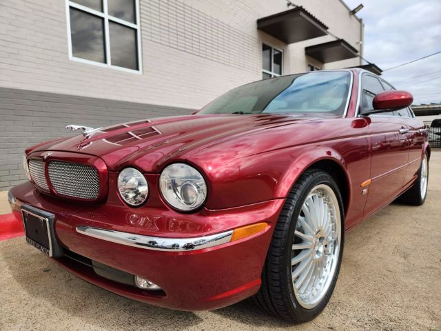 Jaguar XJR