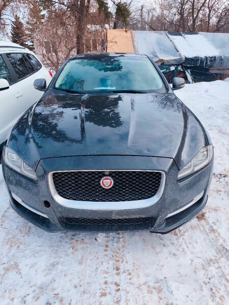 Jaguar XJ