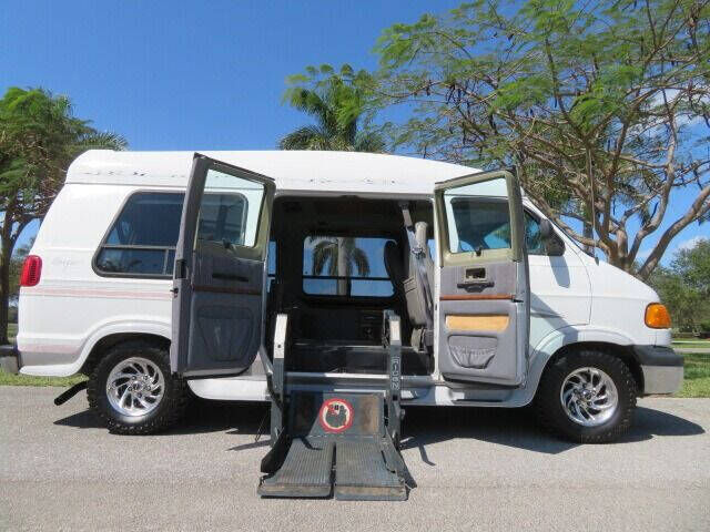 Dodge Ram Van