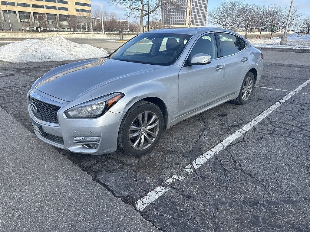 2016 INFINITI Q70