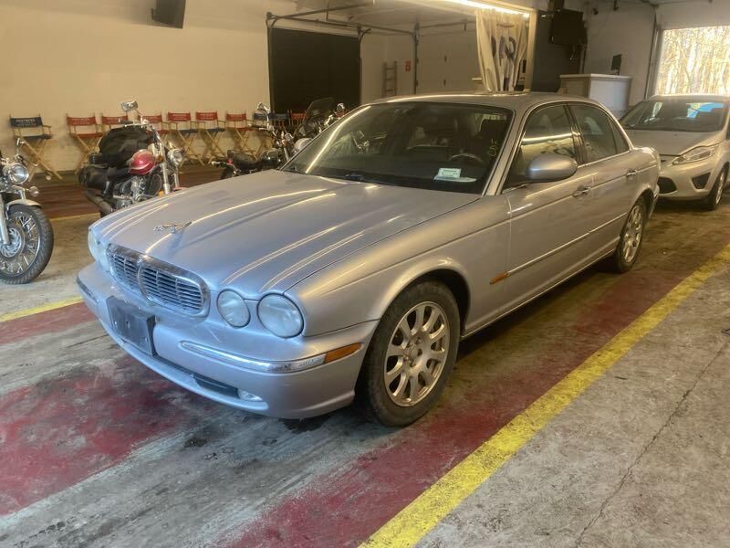 Jaguar XJ