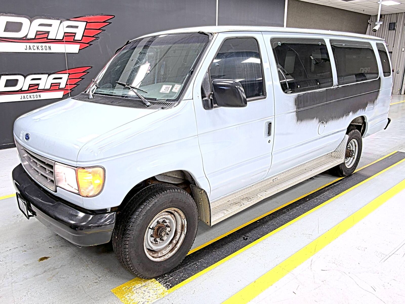 Ford E-350
