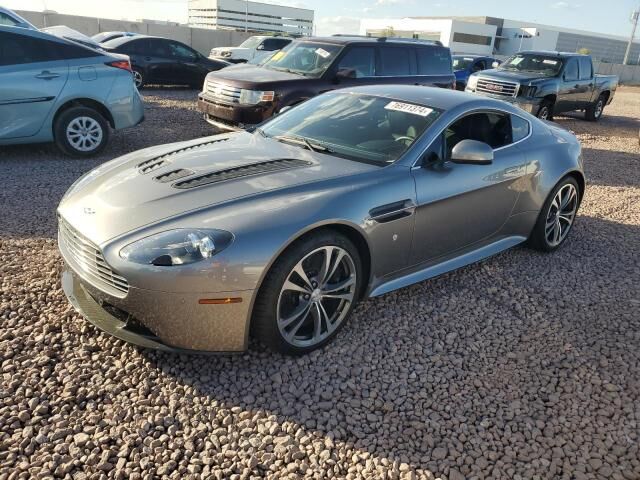Aston Martin V12 Vantage