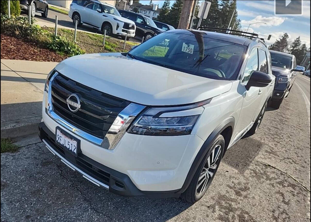 2023 NISSAN Pathfinder