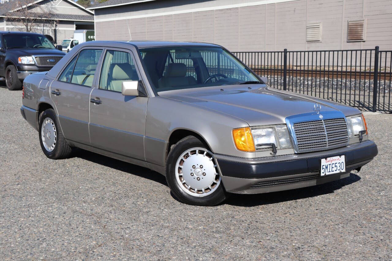 Mercedes-Benz 300
