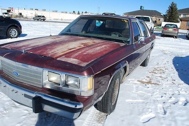 Ford Crown Victoria