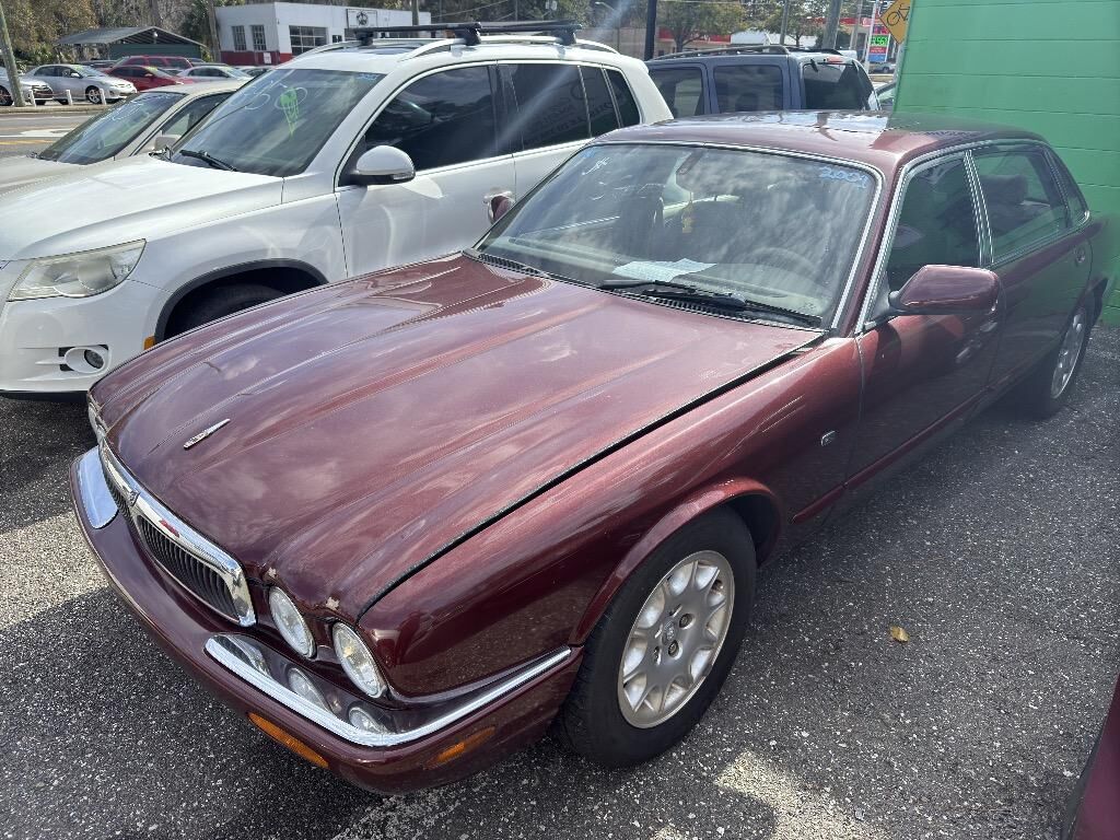 Jaguar XJ8