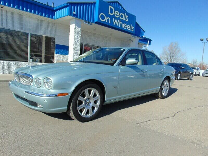 Jaguar XJ