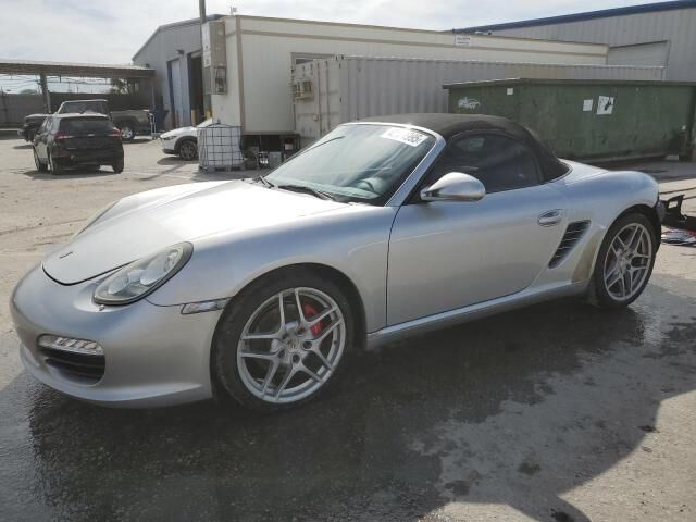 PORSCHE