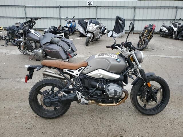 BMW R nineT
