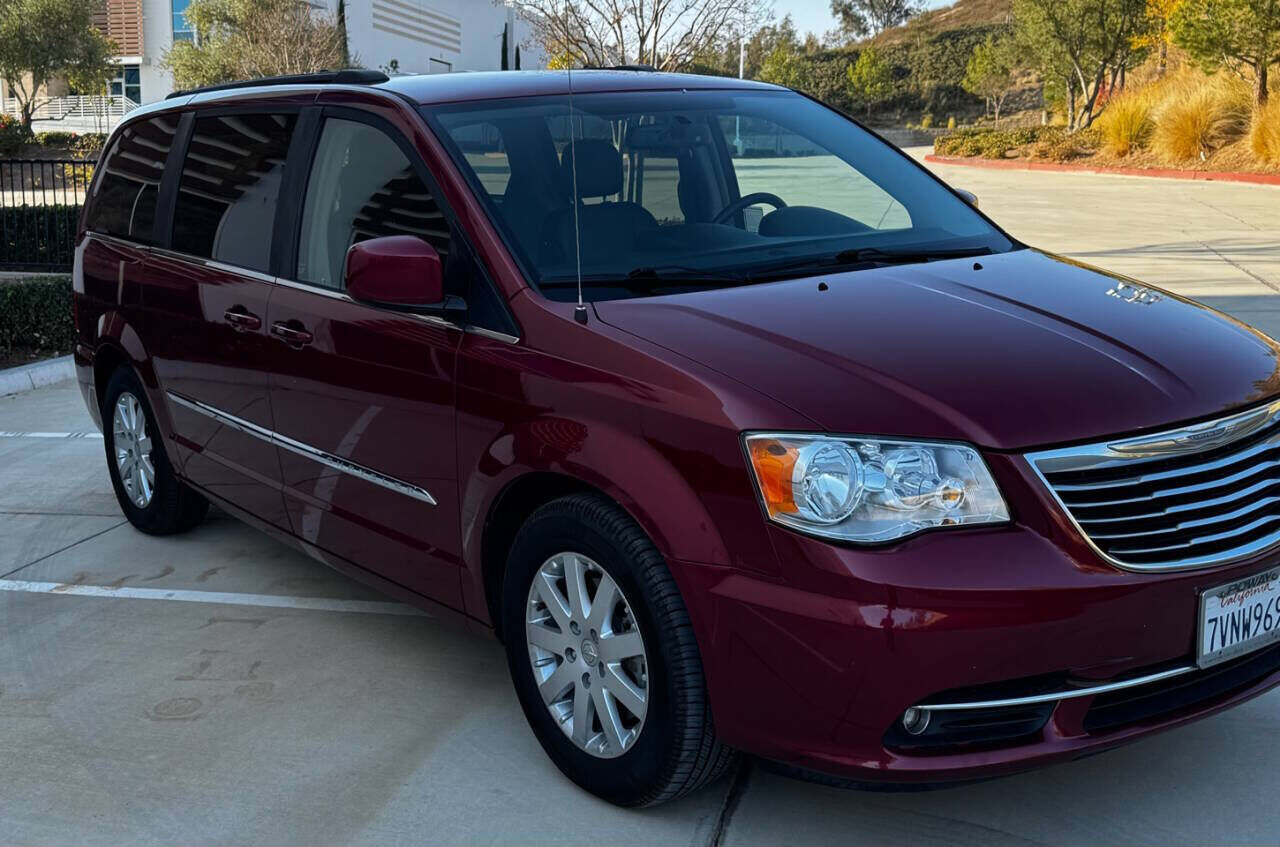 2016 CHRYSLER Town and Country