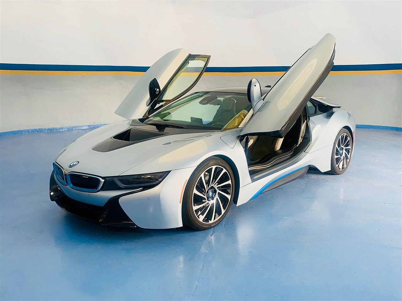 BMW i8