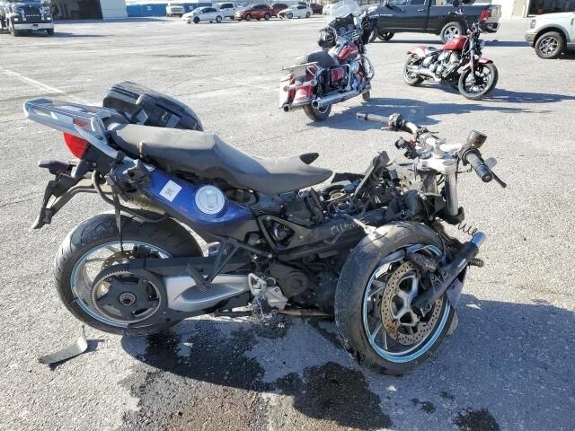 BMW F 800 GT