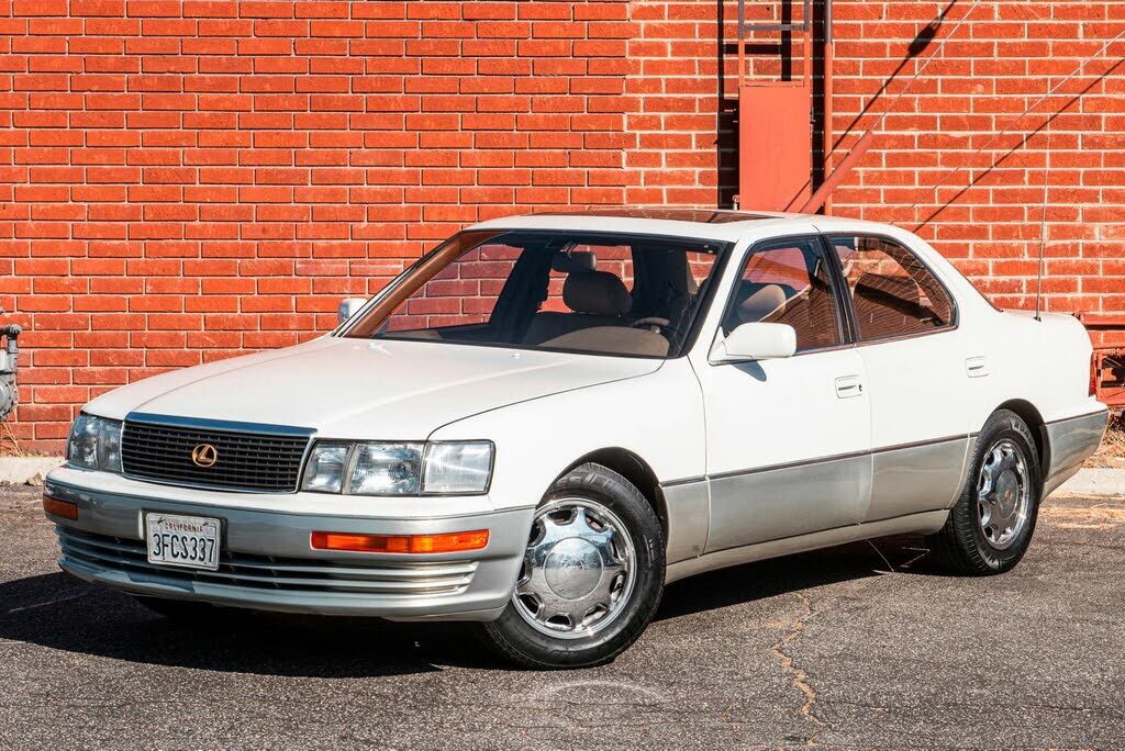 Lexus LS